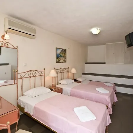 Vana Holidays 호텔 2*