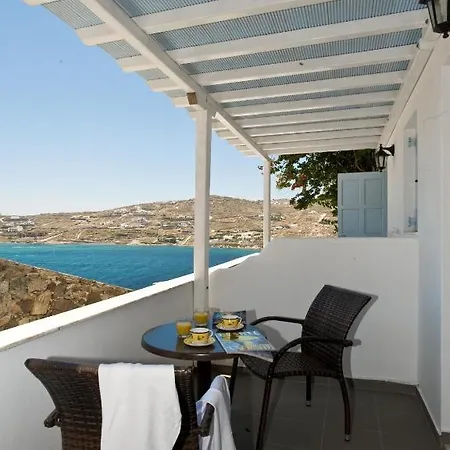 Vana Holidays ホテル