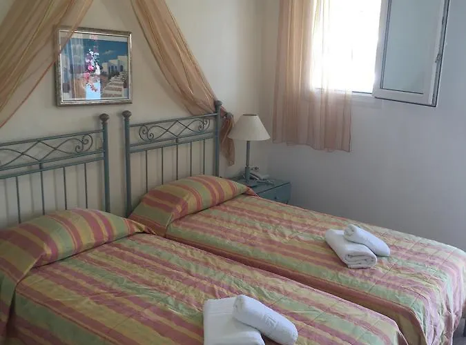 Vana Holidays 2* Ornos (Mykonos)