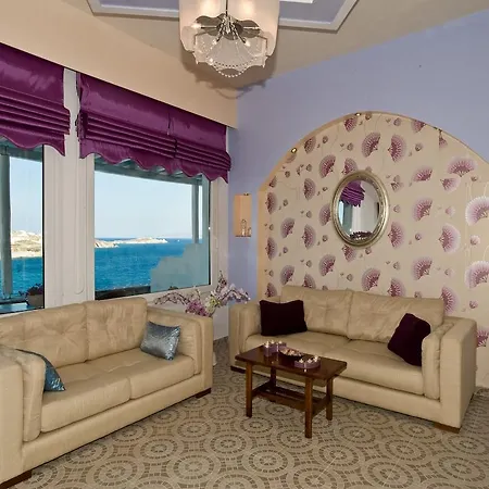 Отель Vana Holidays